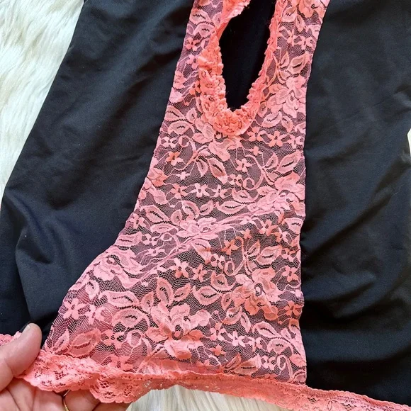 Sexy Black and Pink Lace Chemise - Picture 6 of 8